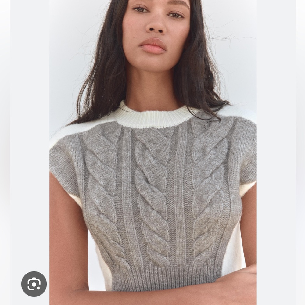ZARA Two-Tone Knit Cropped Sweater Vest - Picture 4 of 10
